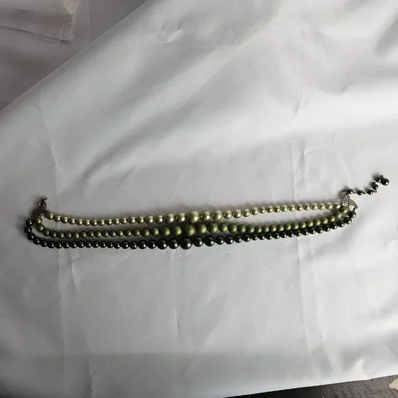 Vintage Olive Green Ombre Faux Pearl Necklace & Clip-On Earrings Set – 17" - Picture 14 of 16